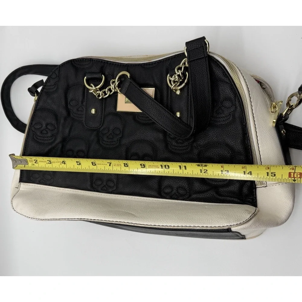 Betsy Johnson Large Skull Boss Bucket Bag or Skullicious Bag‎ No Hang Charm
